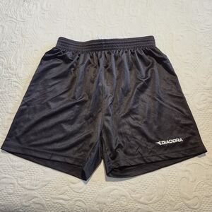 Diadora boys size Large black athletic shorts soccer no liners NWT